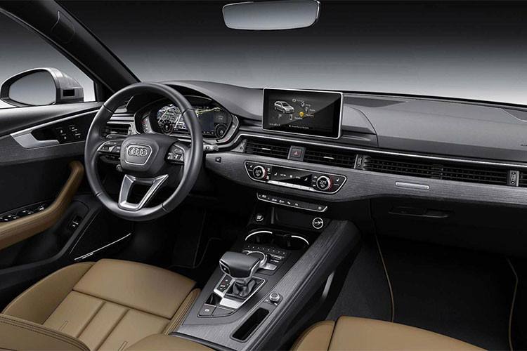 Audi không đề cập đến bất kỳ thay đổi nào về thiết kế trong nội thất, do đó có thể hiểu bên trong không có sự cải tiến nào đáng kể so với trước đó.