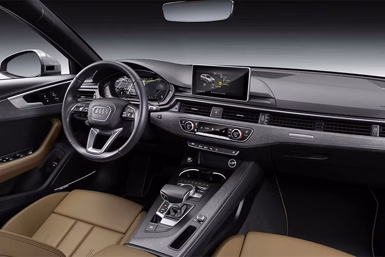 Audi không đề cập đến bất kỳ thay đổi nào về thiết kế trong nội thất, do đó có thể hiểu bên trong không có sự cải tiến nào đáng kể so với trước đó.