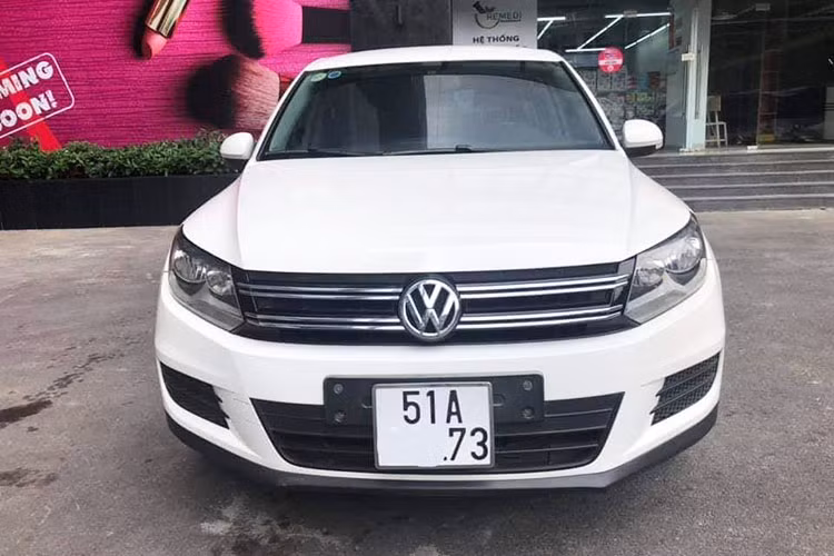 Ngoại hình của Volkswagen Tiguan 2014 ở thời điểm đó được thiết kế không quá nổi bật và được thiết kế theo hướng hài hoà, phù hợp với số đông. Đây chính là điều khiến chiếc xe mất điểm so với các đối thủ.