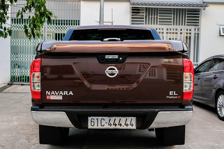 Trên thực tế, chiếc Nissan Navara biển ngũ quý này đây không phải là mẫu xe phổ thông bốc trúng biển đẹp được rao bán với giá tiền tỷ. Dẫu vậy, trên thị trường có rất ít những mẫu xe bán tải bốc biển đẹp được rao bán.