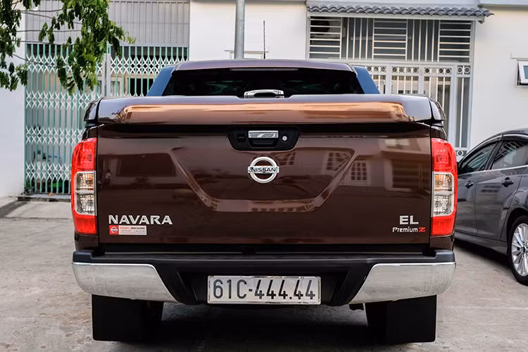 Trên thực tế, chiếc Nissan Navara biển ngũ quý này đây không phải là mẫu xe phổ thông bốc trúng biển đẹp được rao bán với giá tiền tỷ. Dẫu vậy, trên thị trường có rất ít những mẫu xe bán tải bốc biển đẹp được rao bán.