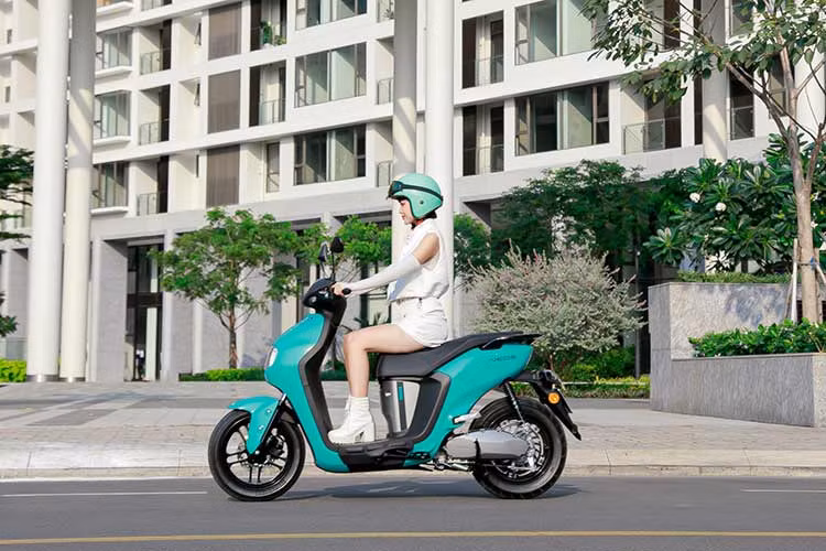 Co nen thay doi thoi quen su dung xe may xang sang xe may dien?-Hinh-2