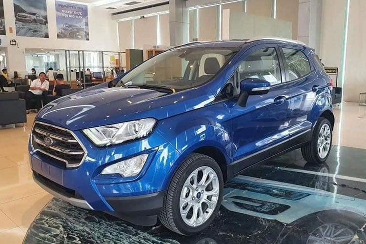 Loat xe oto tam dung phan phoi tai Viet Nam nua dau 2022