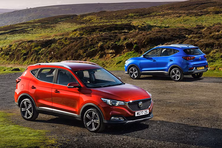 Mẫu xe MG ZS nằm ở phân khúc SUV đô thị cỡ B, cạnh tranh với Hyundai Kona, Ford EcoSport và Honda HR-V tại Việt Nam. Còn "người anh em" MG HS nằm ở phân khúc Crossover cỡ C, cạnh tranh với Hyundai Tucson, Mazda CX-5 và Honda CR-V tại Việt Nam.