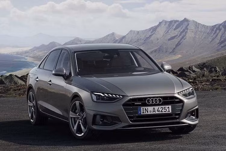 Tháng 6/2018 Audi đã công bố phiên bản nâng cấp lớn giữa vòng đời cho A4 2019 với cản trước mới, các mẫu mâm mới cùng một số điểm nhấn về tính thể thao cho xe. Vào năm nay, dòng xe sang Audi A4 mới sẽ chính thức kỷ niệm 25 năm ra mắt với cải tiến mạnh mẽ và hiện đại hơn.