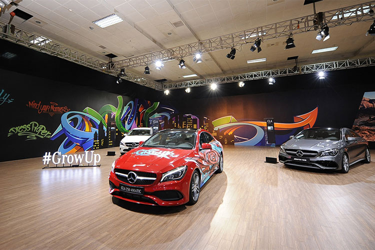 Bên cạnh đó, mẫu sedan hạng sang cỡ trung E-Class tăng trưởng 35% với hơn 550 xe. Mẫu saloon cỡ lớn S-Class dù chỉ ra mắt từ đầu tháng 6/2018 đã đạt được doanh số bằng với 6 tháng đầu năm 2017. Đây là những thành quả của việc duy trì đầu tư lắp ráp 4 mẫu xe chủ lực ngay tại Việt Nam và không ngừng phát triển hệ thống đại lý chính hãng. 