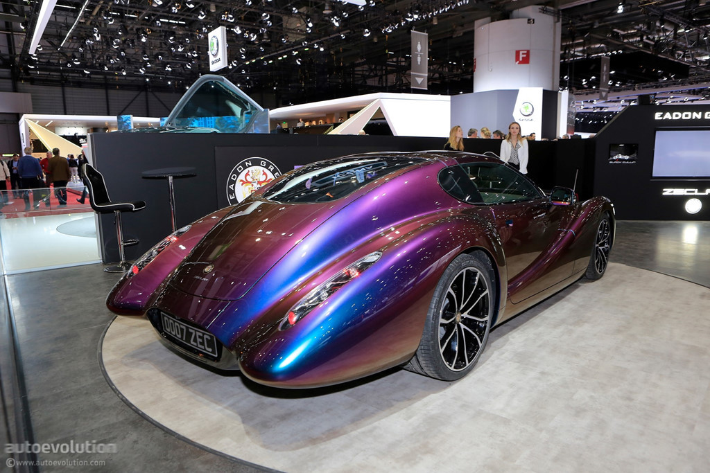 Zeclat cũng sở hữu thiết kế hoài cổ, gợi nhớ về thập niên 1930. Tổng thể, xe chịu ảnh hưởng từ các hãng xe sang và siêu xe thể thao nổi tiếng của Pháp như Figioni &amp; Falaschi, Bugatti, Chapron hay PourTout.