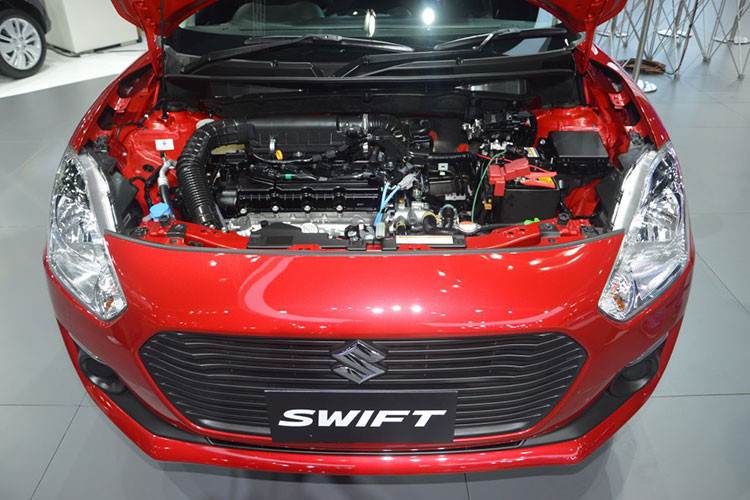 Nhờ sử dụng động cơ mới, Suzuki Swift 2018 thân thiện với môi trường và tiết kiệm nhiên liệu hơn, xe có mức tiêu thụ trung bình 4,34 lít/100km và lượng khí thải CO2 100g/km (thế hệ cũ là 5 lít/100km và lượng khí thải CO2 120g/km). Tại Thái Lan, Suzuki Swift có đến 4 phiên bản với mâm từ 15 inch lên tới 16 inch ở phiên bản cao cấp.
