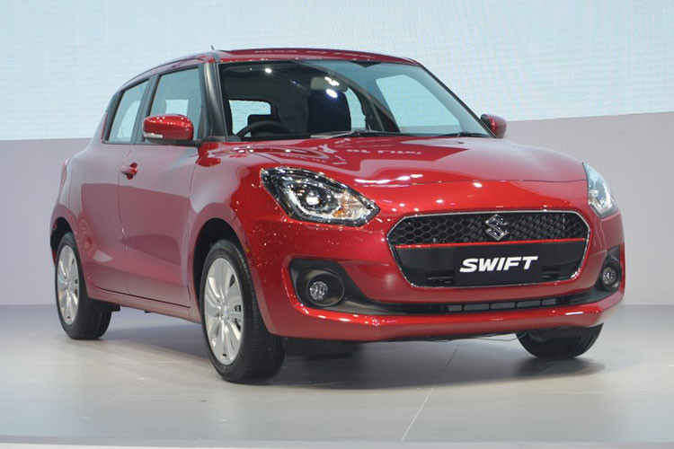 Trong phân khúc hatchback hạng B, Swift mới khá nhẹ, chỉ nặng 875-910kg. Tại Thái Lan, Swift 2018 sẽ phải cạnh tranh với các đối thủ là Mazda2, Mitsubishi Mirage, Nissan March và Toyota Yaris. Xe có 4 biến thể là GA, GL, GLX, GLX-Navi, giá xe Suzuki Swift từ 15.900 USD (khoảng 341 triệu đồng) đến 20.140 USD (khoảng 459 triệu đồng).