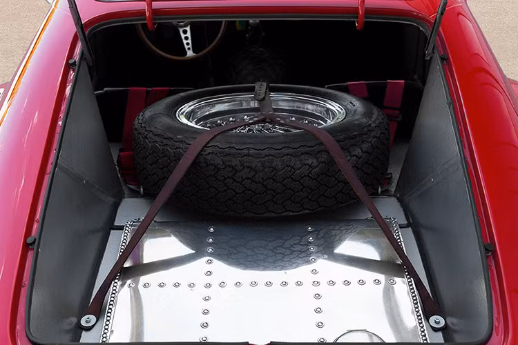 Thực sự mà nói, 800.000 Bảng cho một chiếc Ferrari thuộc dòng 250 Series thực sự là một thương vụ quá hời.