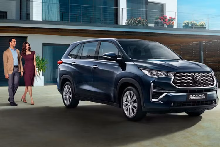 Toyota Innova 2023 sap ra mat Viet Nam, du kien tu 820 trieu dong