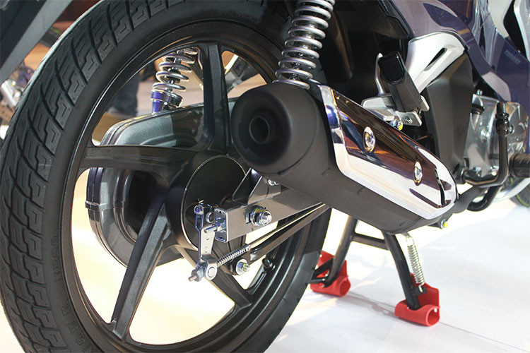 Về sức mạnh, Honda Việt Nam tự tin khi cho biết quãng đường xe đi được tăng thêm từ 3 đến 4 km so với thế hệ trước đây. Cụ thể, mẫu xe số này vẫn sử dụng động cơ 125cc truyền thống của Honda với Hệ thống phun xăng điện tử (PGM-FI) đáp ứng tiêu chuẩn khí thải Euro 3.