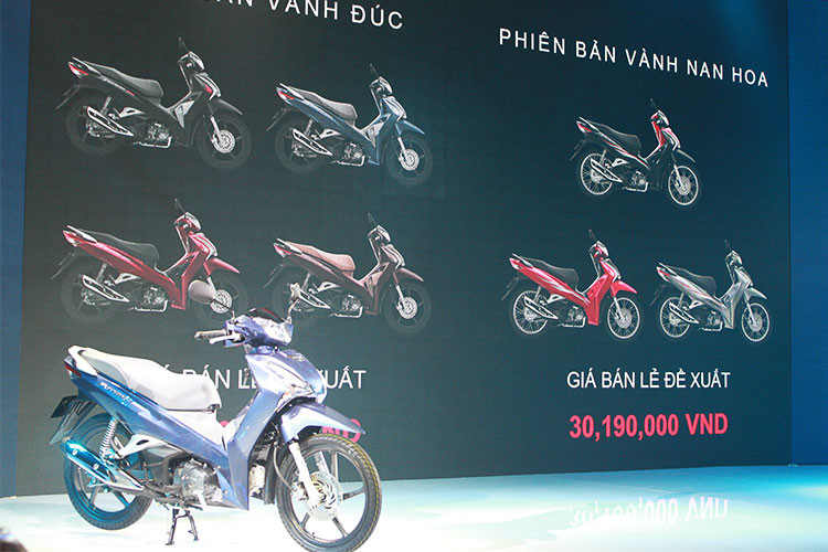 Future Fi phiên bản 2018 sẽ có mặt tại các đại lý Honda kể từ ngày 5/9/2018, phiên bản vành nan hoa có giá 30,19 triệu đồng. Phiên bản cao cấp nhất được trang bị phanh đĩa và vành đúc sẽ có giá 31,19 triệu đồng. Xe được áp dụng chế độ bảo hành mới 3 năm hoặc 30.000 km.