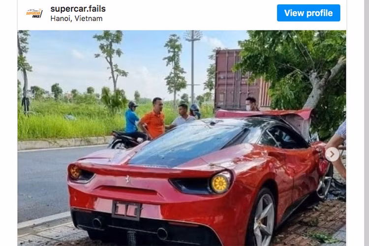 Bao Tay dua tin vu tai nan Ferrari 488 GTB 