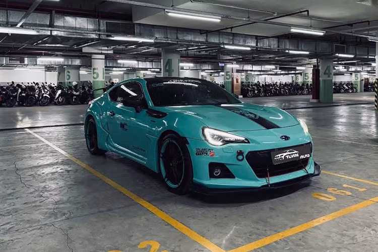 Với hàng loạt nâng cấp và mức giá dưới 1 tỷ đồng, chiếc Subaru BRZ 2012 "độ khủng" này là một lựa chọn đáng cân nhắc với người chơi xe đam mê tốc độ và cá tính riêng.