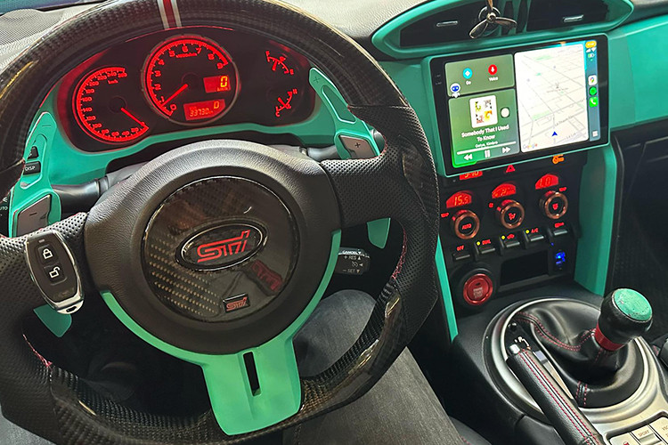 Mặc dù không tiết lộ con số cụ thể, nhưng theo ước tính từ giới thạo xe, tổng chi phí nâng cấp cho chiếc BRZ này có thể lên tới vài trăm triệu đồng. Chiếc Subaru BRZ 2012 này là một lựa chọn hấp dẫn với những người yêu thích xe thể thao cũ, đã được chăm chút kỹ càng và có khả năng vận hành mạnh mẽ. 