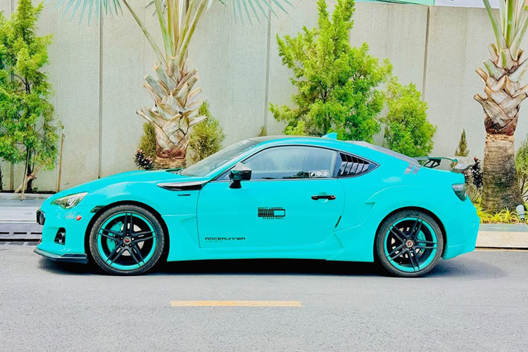 Ngoài lý do giá xe Subaru BRZ 2012 tới gần 2 tỷ tại Việt Nam và ngay sau thời điểm ra mắt, BRZ và FT-86 cùng vướng phải tranh cãi liên quan đến lỗi vận hành. Dù khách hàng nghi ngờ lỗi kỹ thuật, nhà sản xuất chỉ cập nhật lại phần mềm ECU khiến lòng tin phần nào bị ảnh hưởng đến việc bán xe.