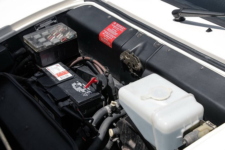 Chính vì sự hiếm hoi, giá của BMW M1 hiện nay không hề rẻ khi đang chào bán với giá 875.000 USD tại Mỹ (khoảng 19,9 tỷ đồng). Cũng theo đơn vị bán ra mẫu xe này cho biết, chiếc M1 "hàng hiếm" này đã sẳn sàng được vận chuyển đến khắp nơi trên thế giới để về với chủ nhân mới.