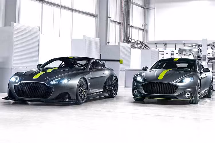 Có rất ít thông tin kỹ thuật về mẫu xe này được tiết lộ, tuy nhiên RapidE sẽ sở hữu nét thiết kế truyền thống ở các dòng Rapide bốn cửa hiện tại. Aston Martin cho biết thêm động cơ điện dùng ở mẫu này sẽ không giống với bất cứ chiếc xe nào hãng từng sản xuất.