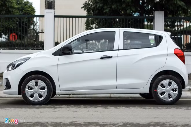 Phiên bản Spark Van chỉ có 2 chỗ ngồi phía trước, trong khi hàng ghế phía sau được loại bỏ, nhường chỗ cho khoang để đồ. Tuy nhiên, 2 cửa sau vẫn được giữ lại.