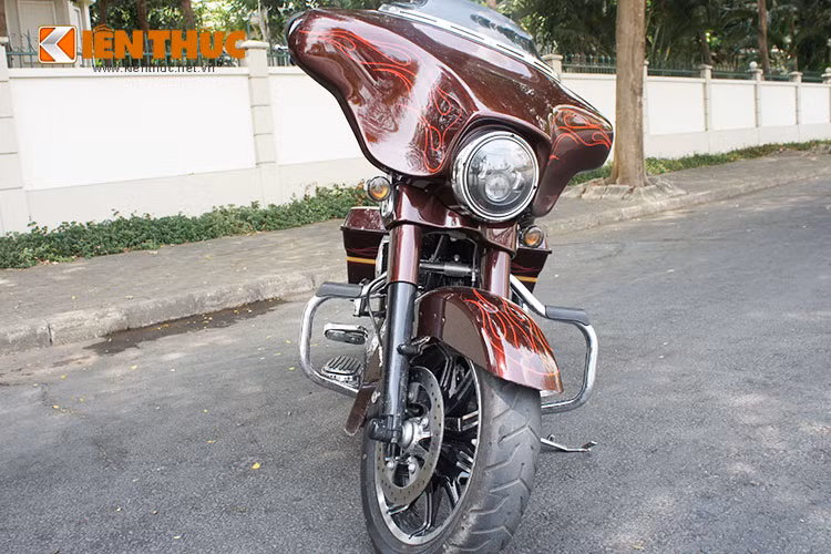 Ở phiên bản 2010, dòng xe CVO bao gồm 4 phiên bản sản xuất giới hạn là CVO Softaill Convertible, CVO Street Glide, CVO Fat Bob và CVO Ultra Classic Electra Glide với động cơ V-Twin được thay thế bởi động cơ Twin cam 110 làm mát bằng gió.