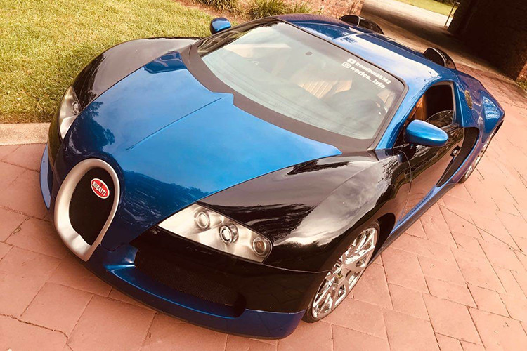 Hiện tượng sử dụng những chiếc xe cũ, rẻ tiền để “nhái” thành các mẫu siêu xe đắt đỏ không còn là mới, thế nhưng không phải lúc nào cũng có trường hợp biến một chiếc coupe giá mềm 17 năm tuổi trở thành một hypercar nhiều triệu đô la rồi dám rao bán với cái giá đắt như ở đây.