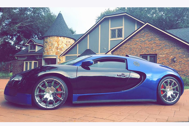 Tuy nhiên, ngay sau đó chiếc siêu xe Bugatti nhái này đã tái xuất trên trang Car Export America với mức giá cao hơn nữa là 128.000 USD – đắt hơn khoảng 12.000 USD so với một chiếc Mercedes-AMG GT mới cứng.