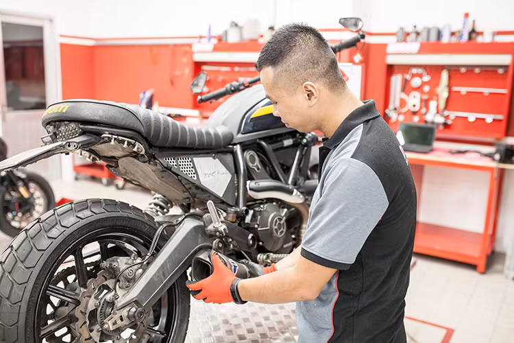 Với sự kiện khai trương Ducati Sài Gòn mới, Ducati Việt Nam muốn khẳng định vị trí, chất lượng của thương hiệu đến từ Ý bằng một cơ sở vật chất đạt chuẩn 3s toàn cầu, dịch vụ sau bán hàng tốt nhất cho khách hàng. Dự kiến vào cuối năm nay, Ducati sẽ mở thêm đại lý thứ 3 tại Đà Nẵng trước nhu cầu ngày càng cao về một chiếc môtô chất lượng, có thương hiệu của những người yêu Ducati ở miền Trung.