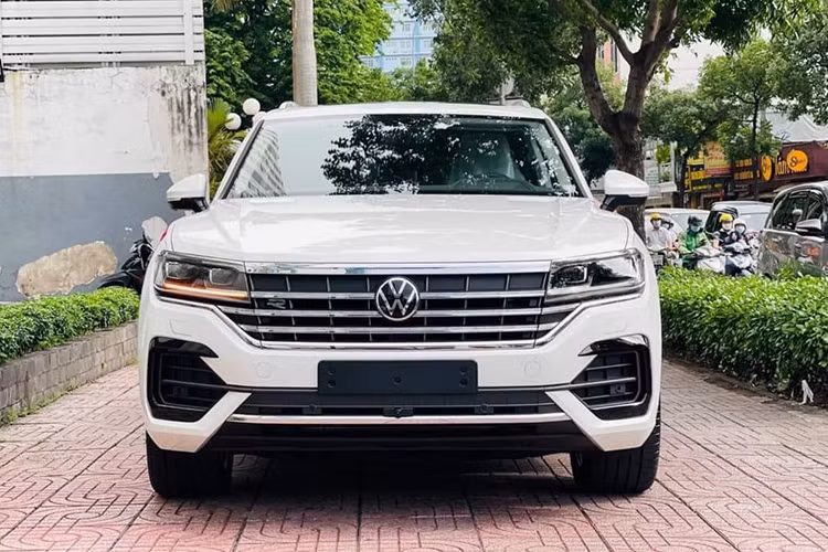 Volkswagen Touareg tai Viet Nam giam gia 
