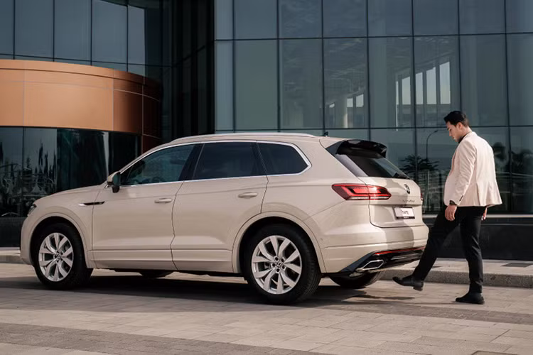 Volkswagen Touareg tai Viet Nam giam gia 