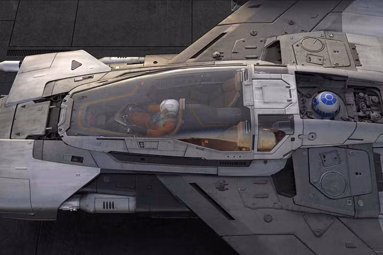 Phía trước của phi thuyền có những hốc hút gió và hệ thống đèn chạy ban ngày 4 điểm tương tự như ở trên mẫu xe điện Porsche Taycan. Đây rõ ràng là một chi tiết thiết kế có sự tính toán chứ không phải là ngẫu nhiên. 