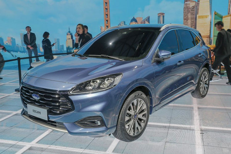 Hãng xe ôtô Mỹ mới đây đã chính thức vén màn thế hệ mới của dòng xe SUV Ford Escape tại thị trường Bắc Mỹ và Kuga ở châu Âu. Không chỉ có vậy, hãng Ford còn giới thiệu cả Escape 2020 cho thị trường Trung Quốc.