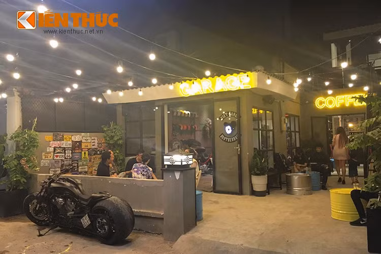 Mặc dù tọa lạc trên không gian không quá lớn nhưng với ý tưởng của mình, anh chàng biker 9x này đã thực sự tạo được sân chơi mới mang đầy phong cách cho những tín đồ đam mê môtô PKL tại Việt Nam.
