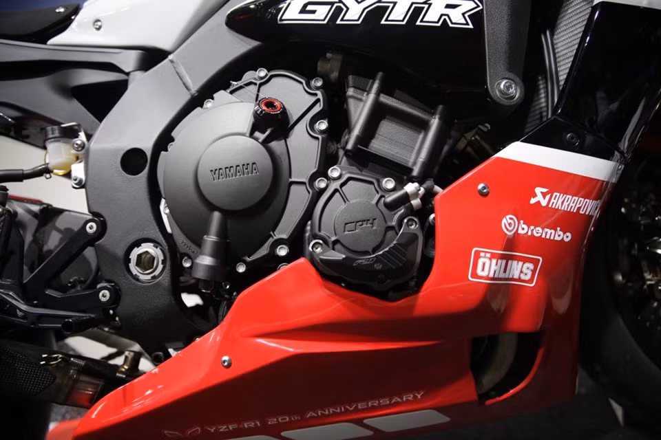 Toàn bộ chi tiết cũng như mức giá bán của R1 GYTR 2019 sẽ được Yamaha Racing công bố vào cuối năm nay. Với số lượng chỉ 20 chiếc được sản xuất, Yamaha sẽ bốc thăm 20 người may mắn được mua R1 bản giới hạn này trong số khách hàng đăng ký trực tuyến.