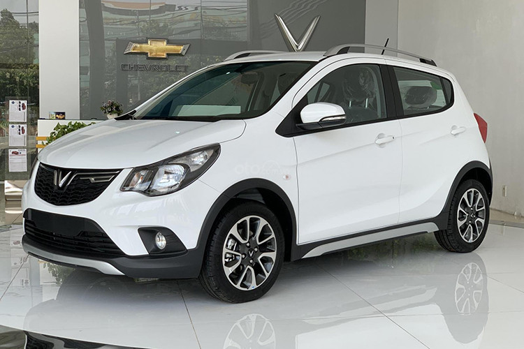 Trong tháng 11/2021 VinFast Fadil về đích ở hạng 3 với doanh số 2.489 xe. Mặc dù không xếp nhất ở "bảng vàng" trong tháng vừa qua, nhưng Fadil vẫn là mẫu xe bán chạy nhất phân khúc. Tính luỹ kế năm 2021, doanh số của Fadil đạt tổng 22.375 xe. Khả năng cao mẫu xe hạng A của VinFast sẽ trở thành xe ôtô bán chạy nhất năm 2021 tại Việt Nam.