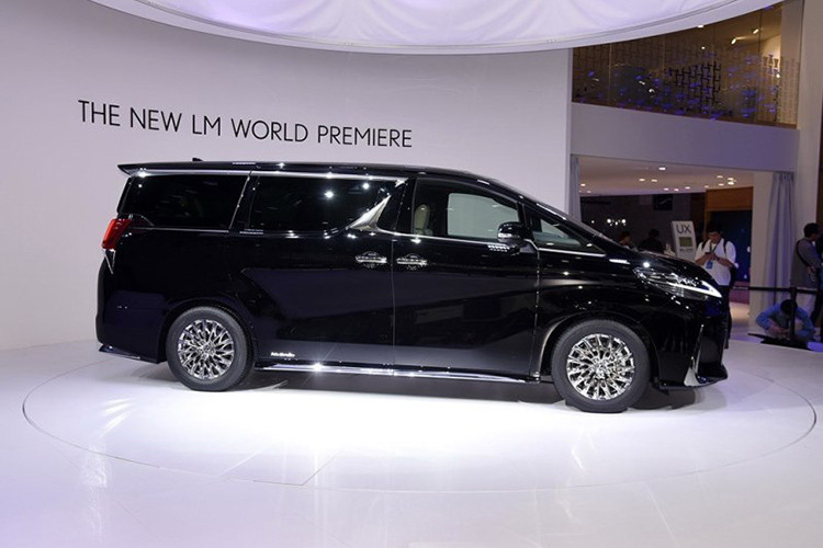 Như thông tin đã đưa, Lexus LM 2019 chỉ là phiên bản đổi tên và sang trọng hơn của mẫu MPV được mệnh danh "chuyên cơ mặt đất" Toyota Alphard. Theo hãng Lexus, LM 2019 không phải là sản phẩm toàn cầu mà chỉ nhắm đến thị trường Trung Quốc nói riêng và châu Á nói chung.