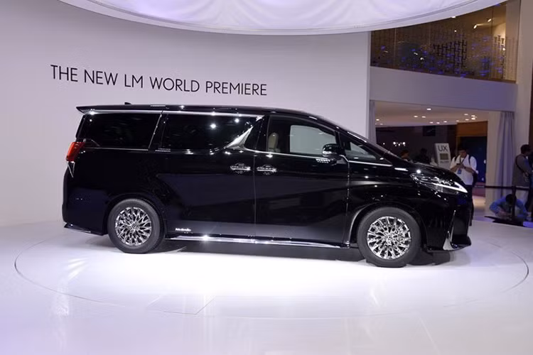 Như thông tin đã đưa, Lexus LM 2019 chỉ là phiên bản đổi tên và sang trọng hơn của mẫu MPV được mệnh danh "chuyên cơ mặt đất" Toyota Alphard. Theo hãng Lexus, LM 2019 không phải là sản phẩm toàn cầu mà chỉ nhắm đến thị trường Trung Quốc nói riêng và châu Á nói chung.