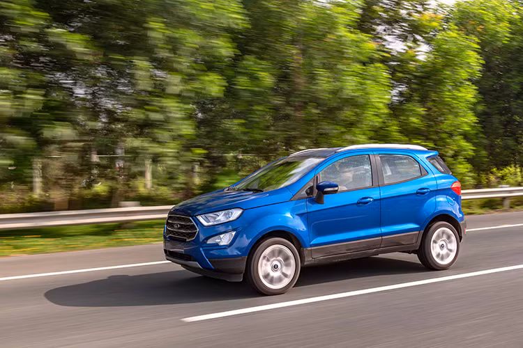 Giá xe Ford EcoSport 2020 tương ứng với 3 phiên bản 1.5L AT Trend và Titanium, và 1.0L AT Titanium lần lượt là 603 triệu đồng, 646 triệu đồng và 686 triệu đồng.