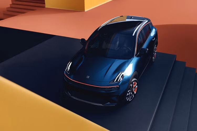 Phía đại lý chưa tiết lộ các thông số kỹ thuật liên quan đến mẫu xe này. Dự đoán, Lynk &amp; Co 06 bán tại Việt Nam sẽ có trang bị và cấu hình tương tự mẫu xe mới ra mắt thị trường Philippines hồi tháng 4/2024.