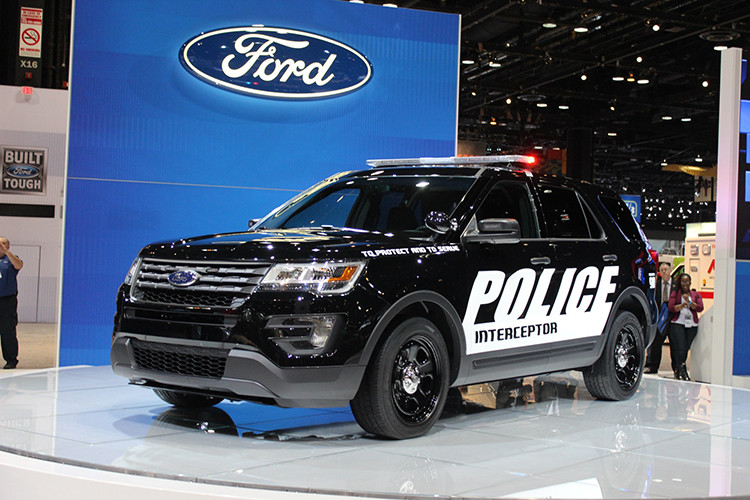 Là model mới nhất của dòng xe cảnh sát thương hiệu Blue Oval, Ford Police Interceptor Utility 2020 được phát triển trên nền của mẫu xe Ford Explorer 2020 mới nhất. Hãng xe Ford đang chuyển dịch từ sedan sang SUV cả với dòng xe dân sự và phương tiện đặc biệt như xe cảnh sát.