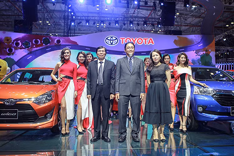 Được biết, tại triển lãm Việt Nam Motor Show 2018 (VMS) lần này, Toyota Việt Nam (TMV) sẽ mang đến môt phong cách mới mang tên - “Chuyển động tiên phong vì cuộc sống tươi đẹp hơn” hướng tới mục tiêu giành niềm tin và nụ cười của khách hàng bằng việc mang tới những sản phẩm và dịch vụ chất lượng vượt trên sự mong đợi.