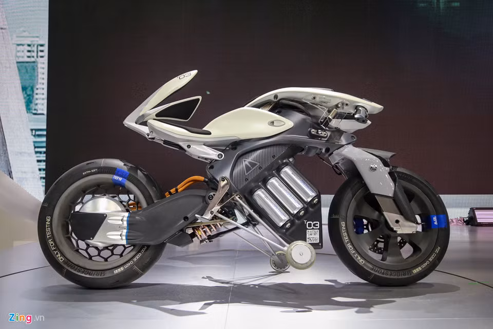 MOTOROiD có thể nhận diện chủ nhân. Khi nhận ra gương mặt và các hành động của chủ nhân, xe tự đứng dậy, gạt chân chống và tự động tiến đến gần chủ nhân.