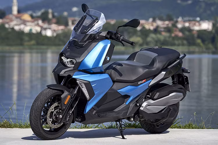 Theo một số nguồn, BMW Motorrad Việt Nam đã có kế hoạch nhập về mẫu maxi-scooter BMW C400X 2019 mới, đồng thời chính thức có mặt tại thị trường Việt Nam trong năm nay, sớm nhất có thể là trong tháng 3. 