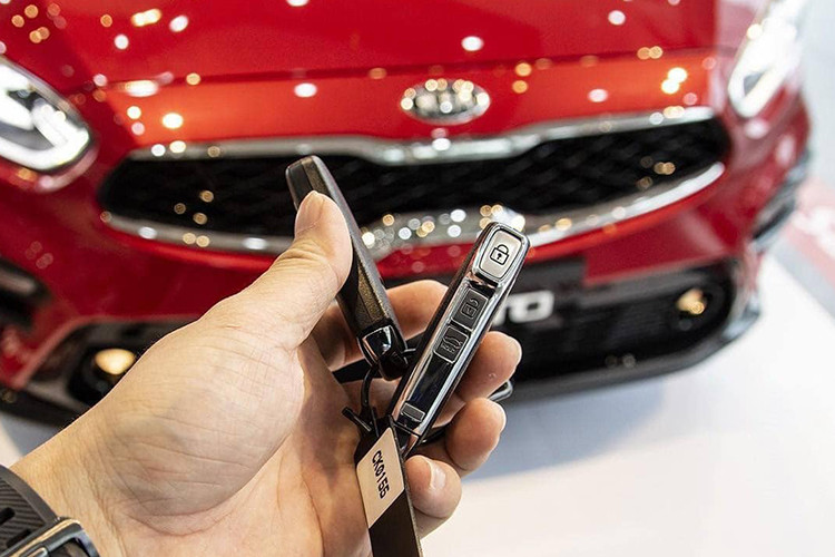 Dưới nắp ca-pô bản 1.6 là động cơ 1,6 lít, sản sinh công suất tối đa 128 mã lực và mô-men xoắn 157 Nm, trong khi bản 2.0 được lắp động cơ 2 lít, sản sinh công suất 159 mã lực và mô-men xoắn 194 Nm. Cả 2 động cơ này đều được ghép nối với hộp số tự động 6 cấp hoặc hộp số sàn 6 cấp.