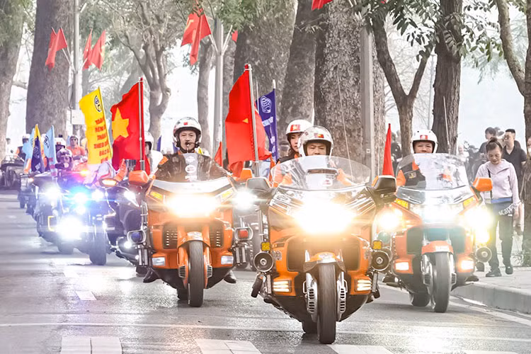 Cau lac bo moto Thanh Xuan, Ha Noi co tan chu tich moi-Hinh-4