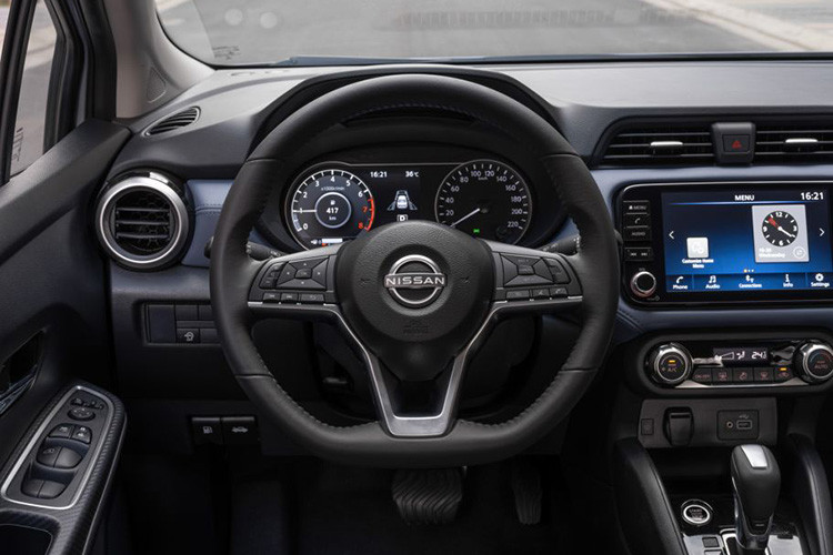 Với thiết kế nội thất hai màu cá tính và các vật liệu da mềm trên phiên bản cao cấp, Nissan Almera phiên bản mới mang đến không gian sang trọng và thoải mái.