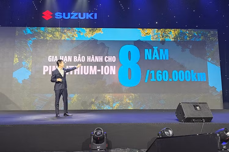 Theo hãng Suzuki, ISG có chức năng chuyển đổi động năng thành điện năng thông qua hệ thống phanh tái sinh để tích trữ lại năng lượng cho pin và ắc quy khi xe giảm tốc. Ngoài ra, ISG còn đóng vai trò như một mô-tơ dẫn động để hỗ trợ, tiếp sức khi xe tái khởi động hoặc khi cần tăng tốc, lên dốc một cách mượt mà và nhẹ nhàng. Nhờ vậy, hiệu quả nhiên liệu và hiệu suất vận hành của xe đều được cải thiện.