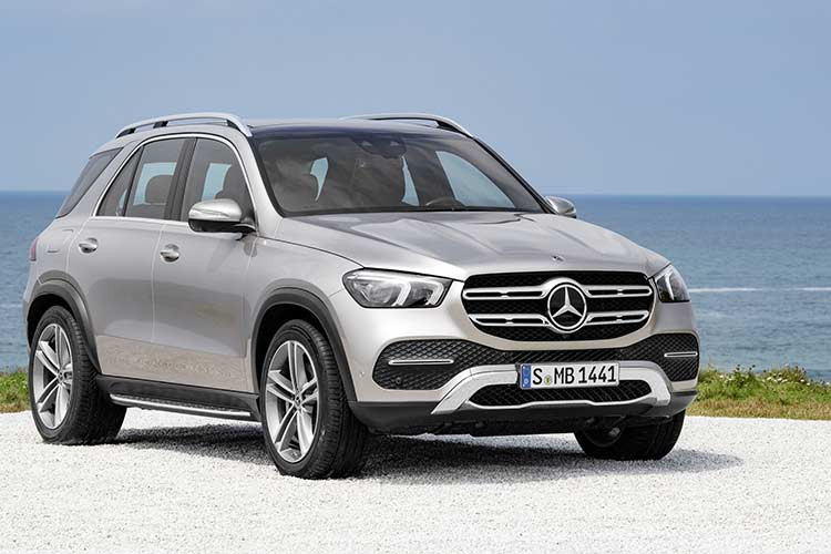 Trong khi đó, bản cao cấp nhất là Mercedes-Benz GLE 450 4Matic 2020 có giá từ 61.150 USD (tương đương khoảng 1,42 tỷ đồng). Tất cả đều chưa bao gồm 995 USD chi phí vận chuyển và giao xe.