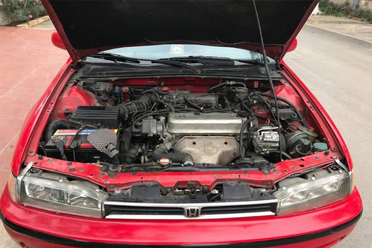 Honda Accord 2.2 EX-Wagon đời 1992 này được hãng xe Nhật Bản trang bị động cơ 4 xy lanh dung tích 2.2L, mạnh 140 mã lực tại 5.500 vòng/ phút, kết hợp cùng hộp số tự động 4 cấp. Honda công bố chiếc xe này có thể tăng tốc từ 0 – 100 km/h trong 10,2 giây. 