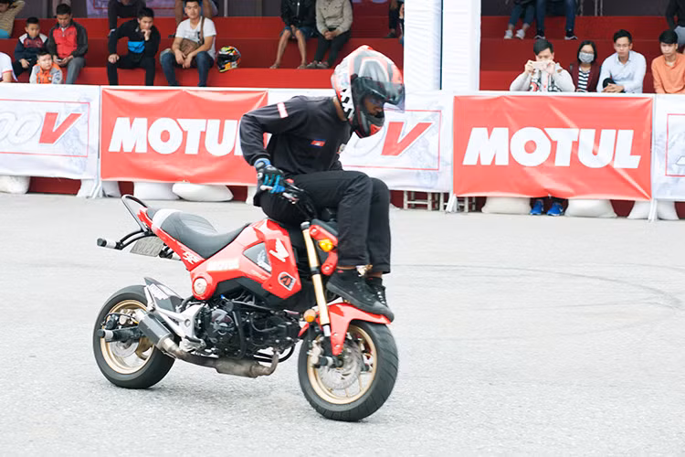 Tại mùa thi đấu năm nay, dòng xe côn tay minibike Honda MSX 125 được các stunter lựa chọn ít hơn so với các mùa giải trước. Mẫu xe này được xem là sự khởi đầu của các stunter do giá thành và giá phụ tùng thay thể rẻ, trọng lượng nhỏ, khả năng điều khiển linh hoạt...